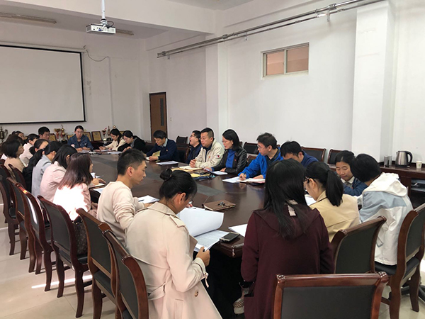 2二支部会议现场1.jpg 2二支部会议现场1.jpg